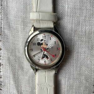 Disney watch. Minnie Mouse in a nursing uniform.